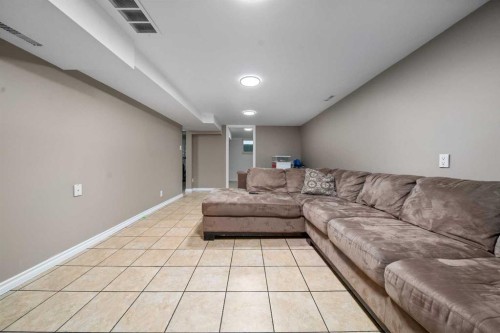 301 3 Avenue East, Bow Island, AB - Indoor