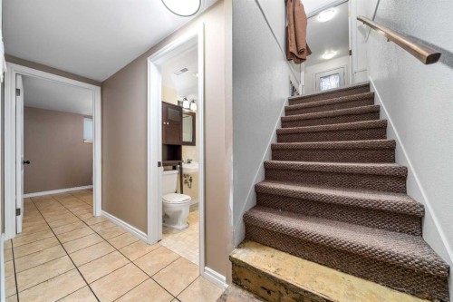 301 3 Avenue East, Bow Island, AB - Indoor Photo Showing Other Room