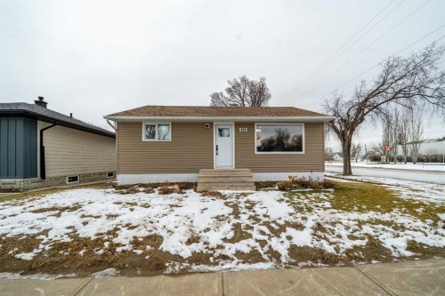 301 3 Avenue East, Bow Island, AB - Outdoor