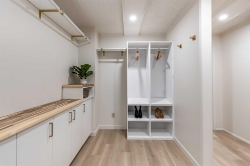 150 11 Street Ne, Medicine Hat, AB - Indoor