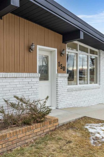 150 11 Street Ne, Medicine Hat, AB - Outdoor