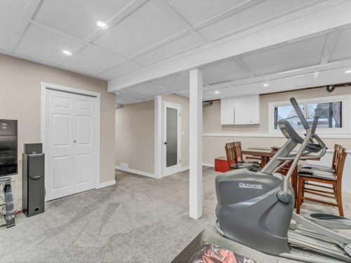 928 4 Street Se, Redcliff, AB - Indoor