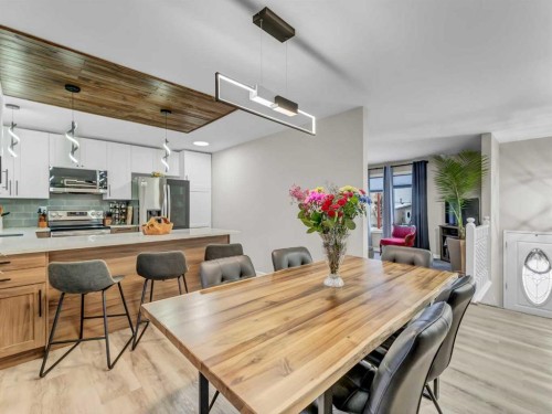 928 4 Street Se, Redcliff, AB - Indoor