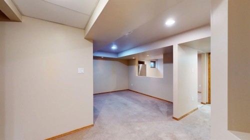 610 Ross Glen Drive Se, Medicine Hat, AB - Indoor