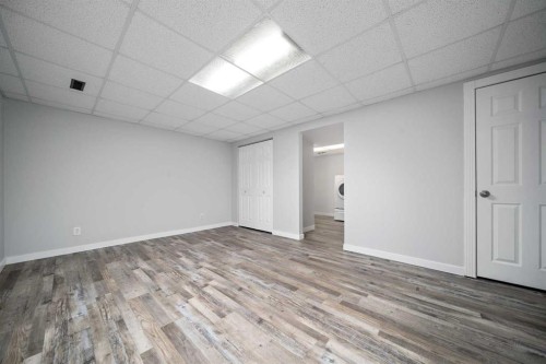 506 Clennel Crescent Se, Medicine Hat, AB - Indoor Photo Showing Other Room