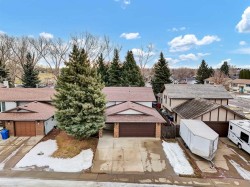 7 Rideau Crescent SE Medicine Hat, AB T1B 3X8