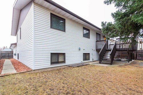 7 Rideau Crescent Se, Medicine Hat, AB - Outdoor With Exterior