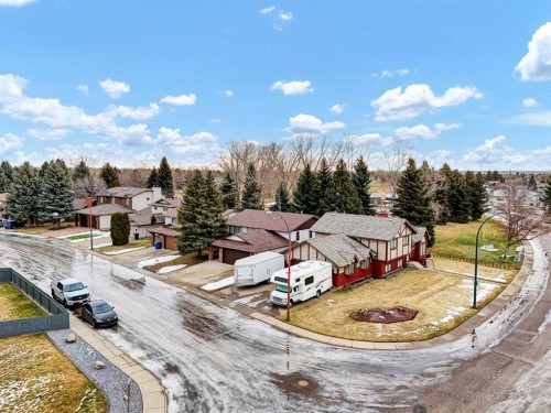 7 Rideau Crescent Se, Medicine Hat, AB - Outdoor With View