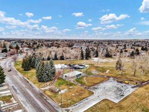 7 Rideau Crescent Se, Medicine Hat, AB - Outdoor With View