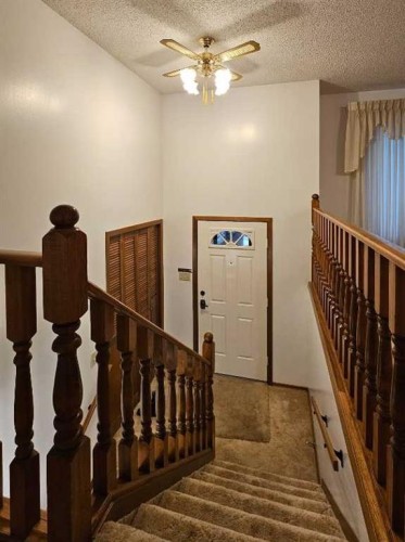 7 Rideau Crescent Se, Medicine Hat, AB - Indoor Photo Showing Other Room