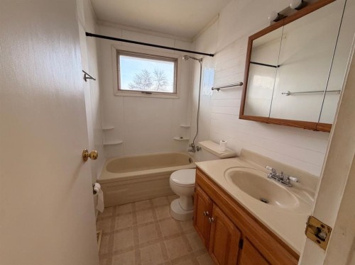 367 Beaufort Crescent Sw, Medicine Hat, AB 