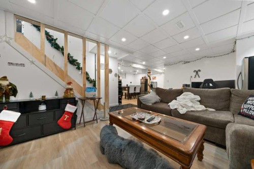 1647 4 Avenue Ne, Medicine Hat, AB - Indoor