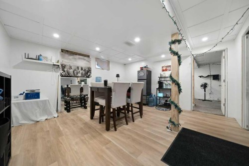 1647 4 Avenue Ne, Medicine Hat, AB - Indoor