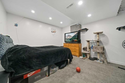 1647 4 Avenue Ne, Medicine Hat, AB - Indoor