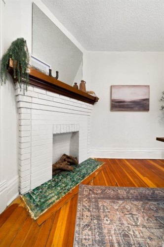 387 5 Street Se, Medicine Hat, AB - Indoor Photo Showing Other Room