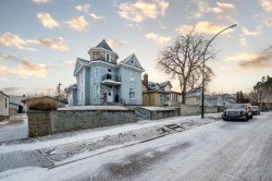 387 5 Street SE Medicine Hat, AB T1A 0M7