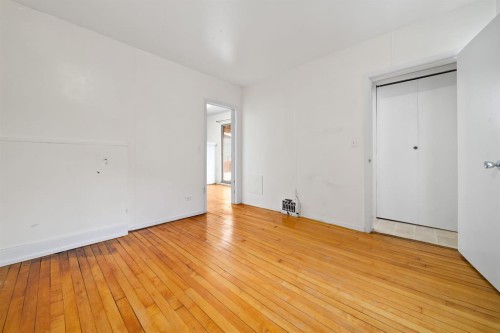 387 5 Street Se, Medicine Hat, AB - Indoor Photo Showing Other Room