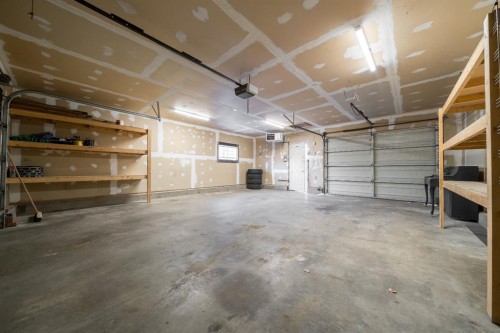 387 5 Street Se, Medicine Hat, AB - Indoor Photo Showing Garage