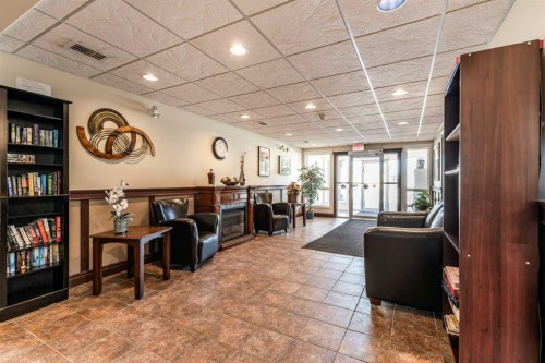 209-105 Main Street South, Redcliff, AB - Indoor Photo Showing Other Room