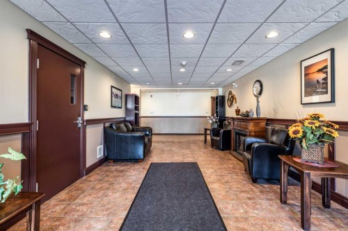 209-105 Main Street South, Redcliff, AB - Indoor Photo Showing Other Room