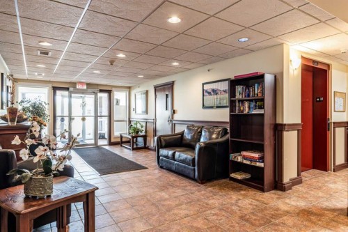 209-105 Main Street South, Redcliff, AB - Indoor