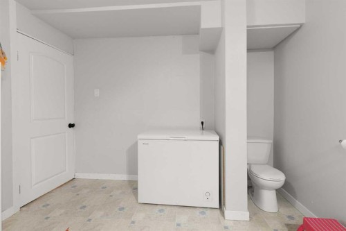 70 Colter Crescent Nw, Medicine Hat, AB - Indoor