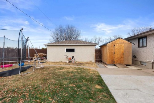 70 Colter Crescent Nw, Medicine Hat, AB - Outdoor