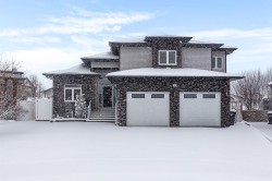 93 Somerset Mews SE Medicine Hat, AB T1B 0H2