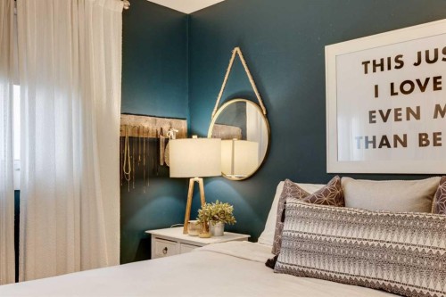 157 Calder Road Se, Medicine Hat, AB - Indoor Photo Showing Bedroom