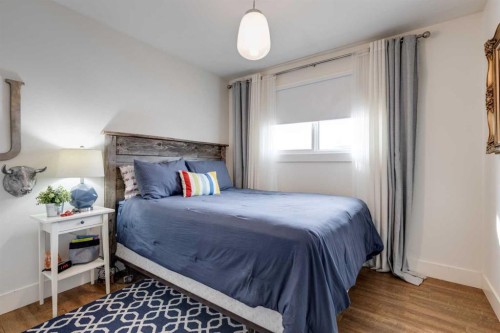 157 Calder Road Se, Medicine Hat, AB - Indoor Photo Showing Bedroom