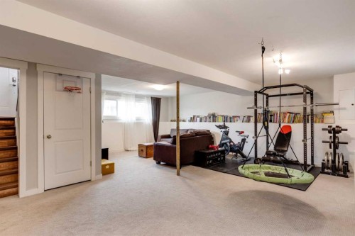 157 Calder Road Se, Medicine Hat, AB - Indoor Photo Showing Other Room