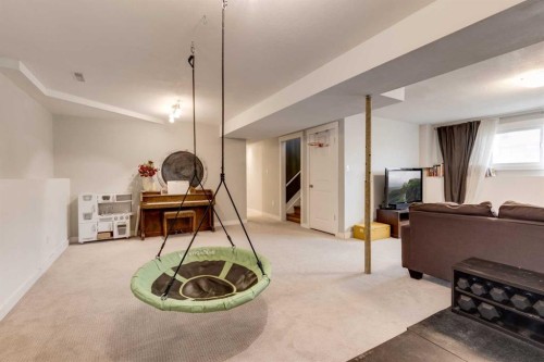 157 Calder Road Se, Medicine Hat, AB - Indoor