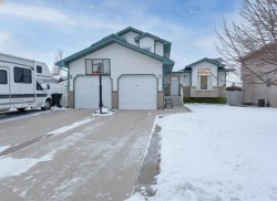 56 Stanfield Way SE Medicine Hat, AB T1B 4J4