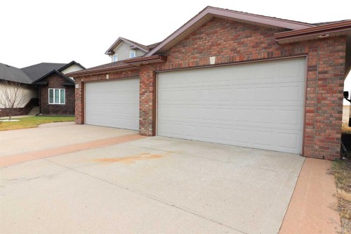 443 East 9 Avenue, Dunmore, AB - Outdoor