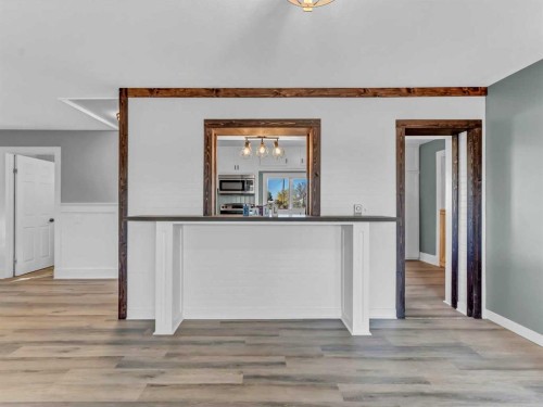 80 Pacific Avenue, Irvine, AB - Indoor