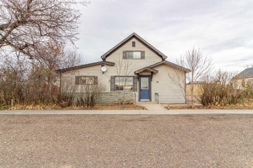 80 Pacific Avenue, Irvine, AB - Outdoor