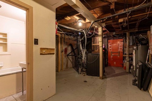 80 Pacific Avenue, Irvine, AB - Indoor Photo Showing Basement
