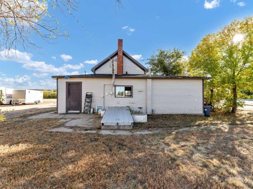 80 Pacific Avenue, Irvine, AB - Outdoor