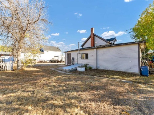 80 Pacific Avenue, Irvine, AB - Outdoor