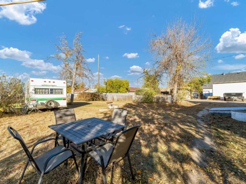 80 Pacific Avenue, Irvine, AB - Outdoor