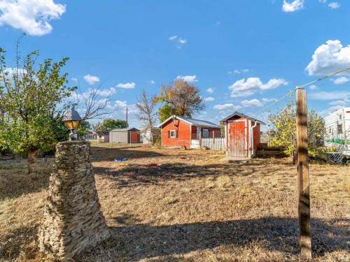 80 Pacific Avenue, Irvine, AB - Outdoor