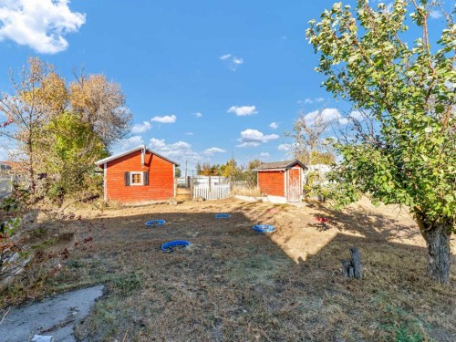 80 Pacific Avenue, Irvine, AB - Outdoor