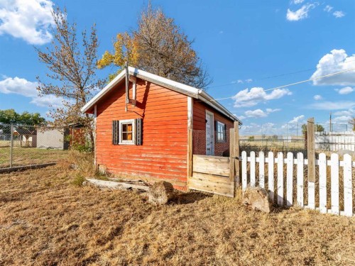 80 Pacific Avenue, Irvine, AB - Outdoor