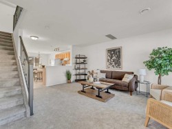 425 Washington Way SE Medicine Hat, AB T1A 8V2