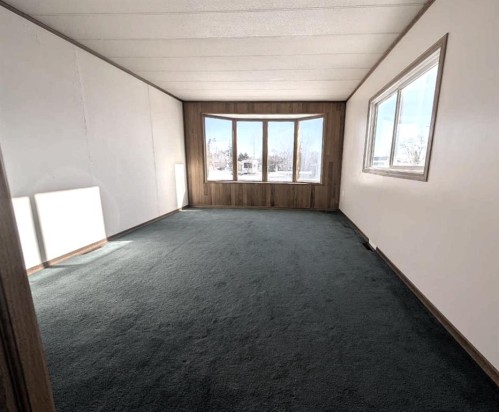 413 4 Street, Suffield, AB - Indoor Photo Showing Other Room