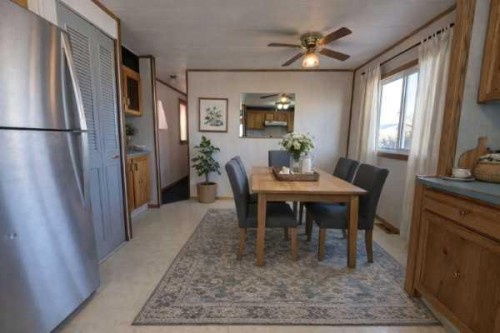 413 4 Street, Suffield, AB - Indoor Photo Showing Dining Room
