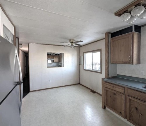 413 4 Street, Suffield, AB - Indoor Photo Showing Other Room