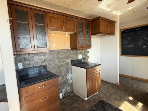 14515 Range Road 93, Rural Cypress County, AB - Indoor Photo Showing Kitchen
