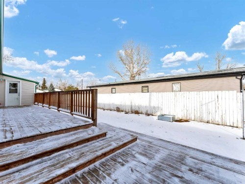 125 Foster Street Se, Seven Persons, AB - Outdoor With Deck Patio Veranda