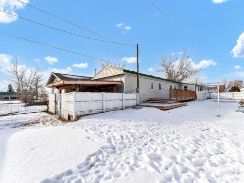 125 Foster Street Se, Seven Persons, AB - Outdoor
